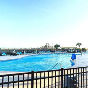 Piscine couverte, piscine extérieure