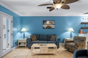 Living area - 135 Grande Island Blvd (Panama City Beach)