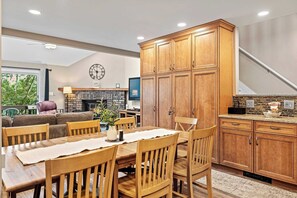 House (4 Bedrooms) | Front of property