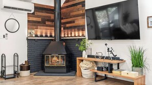 Interior - Prime Location on Camelback Mtn, Renovated w/ Movie & Game Room The Bear's Den (Tannersville)