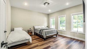 Interior - Lakeside Serenity by Avantstay Lakefront, Newly Built, Deck w/ Views! (White Haven)