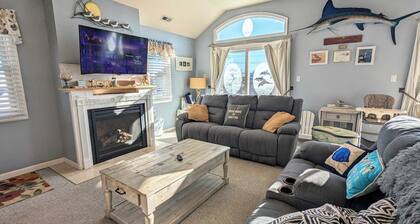 Waves 'n Wooder by Avantstay Swimspa + Game Room, Walk to Beach