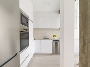 Fridge, microwave, oven, dishwasher - Castle Mirador By CanariasGetaway (Las Palmas de Gran Canaria)