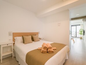 1 chambre, fer et planche Ă repasser, Wi-Fi gratuit, draps fournis
