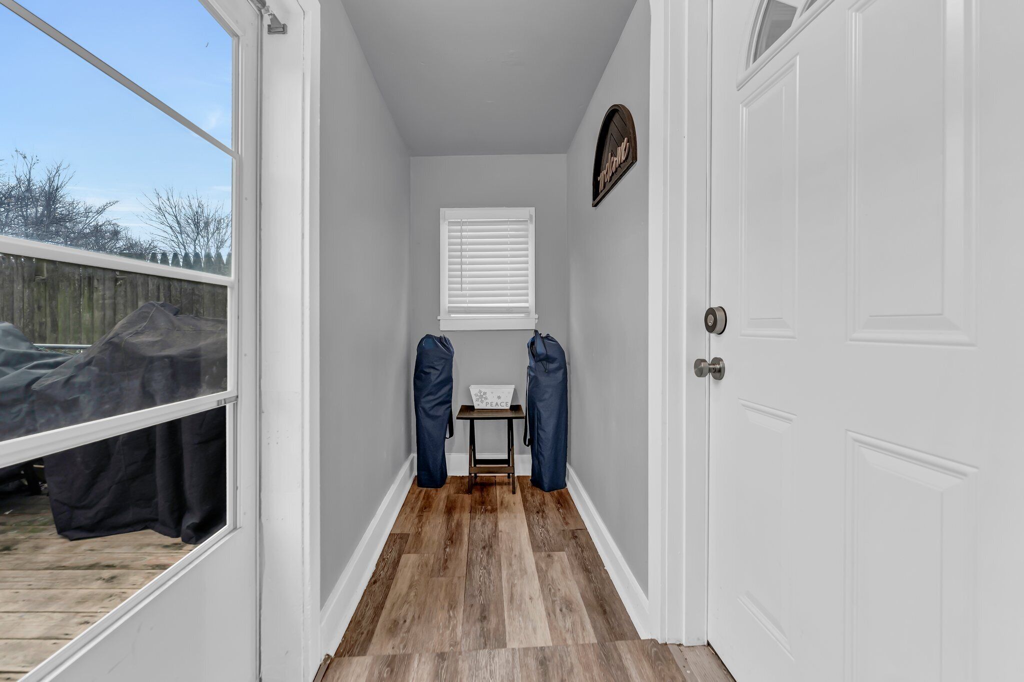 Cozy Updated Niagara Falls Duplex