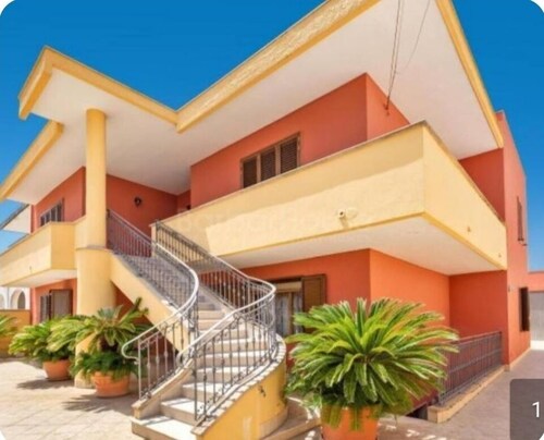 Villa Francesca, beautiful villa a step away from castro