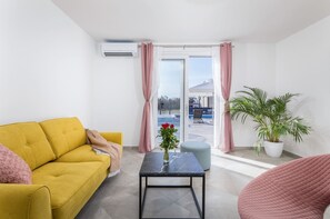 Télévision, baby-foot