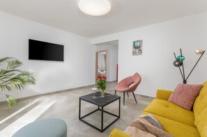 Télévision, baby-foot