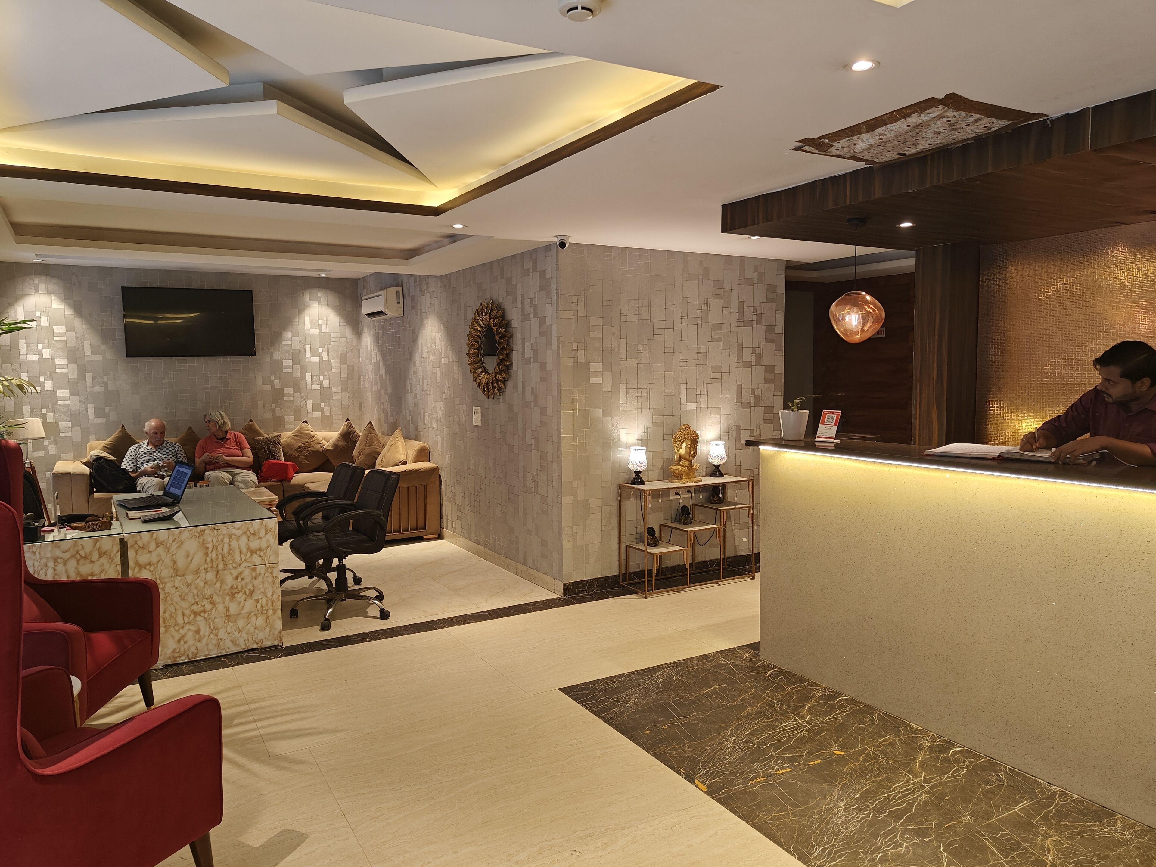 壁炉、电脑显示器、打印机