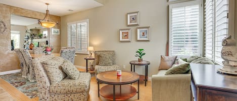 Téléviseur, foyer, jeux vidéo, lecteur de DVD