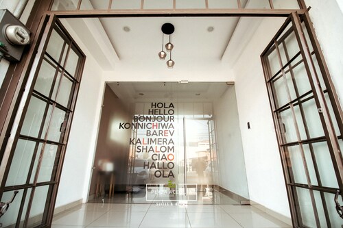 A03 SUPER CITY SUITE AT PLAZA ACEQUIA 