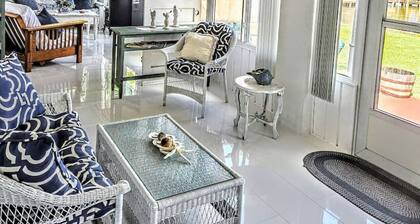 Peaceful Lakeside Retreat