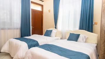 9 slaapkamers, een strijkplank/strijkijzer, wifi, beddengoed