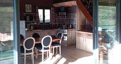Cabane Maxi Tiny, Gite et Chambres au Calme en Lisière de Forêt Avec Étang Pêche