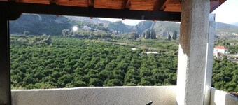 Βίλα Φανης .
Η απόλυτη ηρεμία. Απεριόριστη θέα θάλασσα βουνό. 