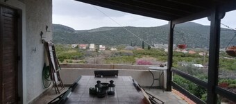 Βίλα Φανης .
Η απόλυτη ηρεμία. Απεριόριστη θέα θάλασσα βουνό. 