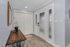 Interior - Villa Tiki w/ heated Pool very quiet & green Oasis (Cape Coral)