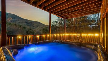 Tina de hidromasaje al aire libre