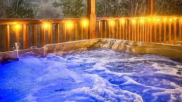 Tina de hidromasaje al aire libre