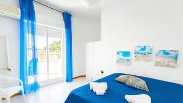 Apartment | 2 bedrooms, Egyptian cotton sheets, premium bedding, down comforters