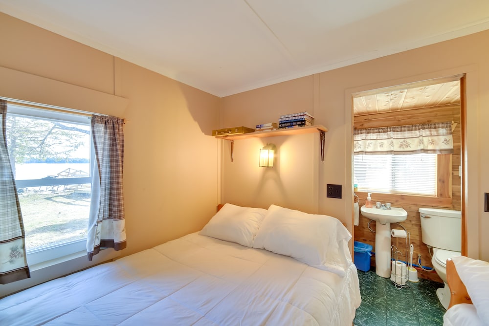 Lakefront Newberry Studio w/ Fire Pit! Luce County Vrbo