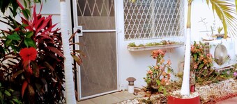 Cozy Studio Apart.,Free Airport pickup/dropoff