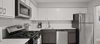 Spacious & Stylish Stay in Rochester, Prime Spot