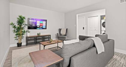 Spacious & Stylish Stay in Rochester, Prime Spot