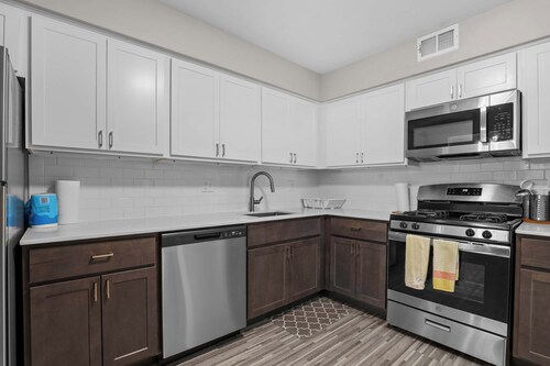 Stunning Stay in Rochester Hills