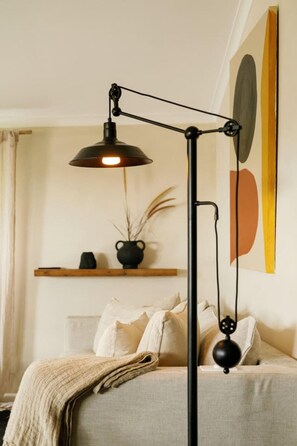 Interior - The Honey Barn, Wabi-Sabi Cottage Byron Hinterland (Clunes)