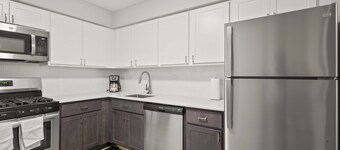 Modern Comfort in Rochester, Perfect Getaway
