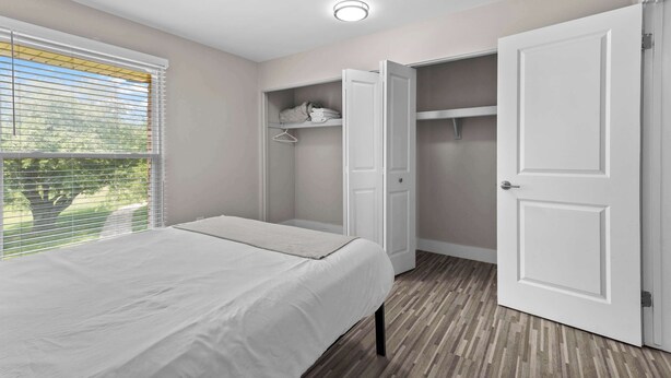 Room - Getaway in the Heart of the City! (Rochester Hills)