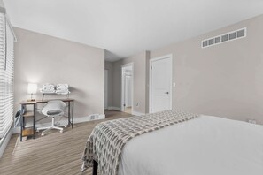 2 bedrooms, desk, iron/ironing board, WiFi