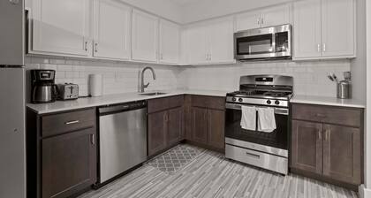 Stylish & Spacious Getaway Near Downtown