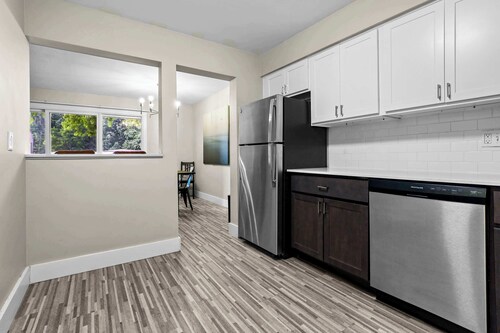The Best Stay with Parking and Amenities!