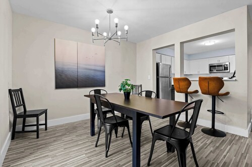 The Best Stay with Parking and Amenities!