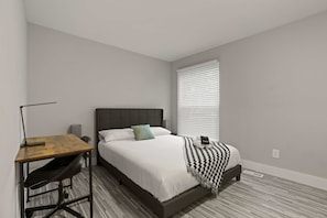 2 bedrooms, desk, iron/ironing board, WiFi