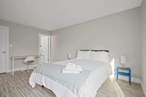 2 عدّة غرف نوم ومكتب ومكواة/لوح كي وواي فاي