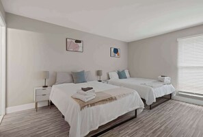 2 bedrooms, desk, iron/ironing board, WiFi