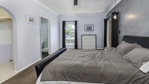 4 Schlafzimmer, Bügeleisen/Bügelbrett, kostenloses WLAN, Bettwäsche