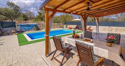 Holiday house ASLAN with pool