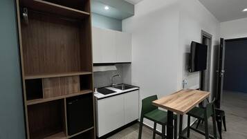 Basic Room, City View