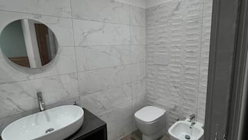 Basic Room, City View | Bathroom