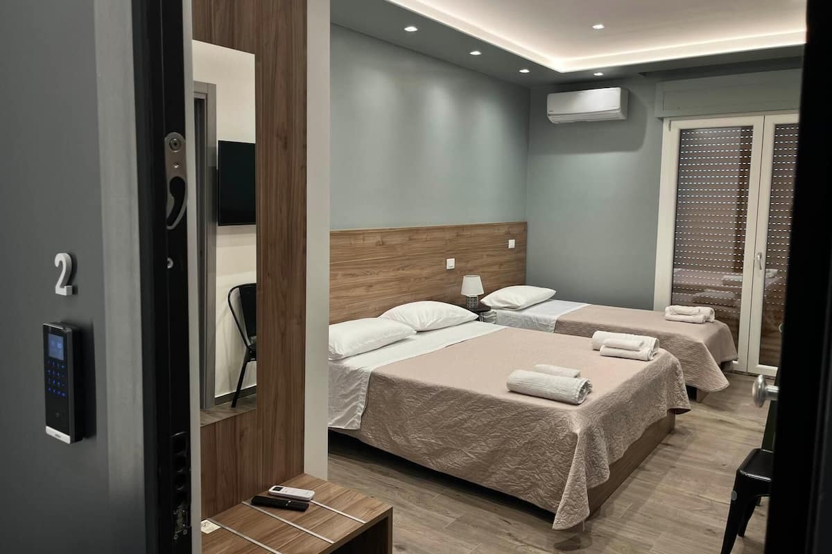 Family Triple Room, Kitchenette, City View