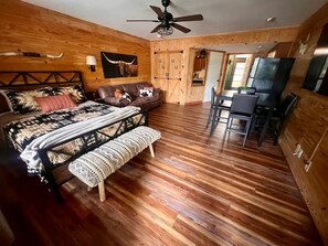 2 Schlafzimmer, Bügeleisen/Bügelbrett, kostenloses WLAN, Bettwäsche