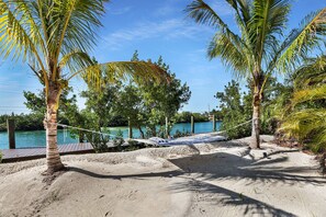 Property grounds - Brand New 5 bed/6bth Pool home w-115ft of dockage - available with 2 more homes (Marathon)