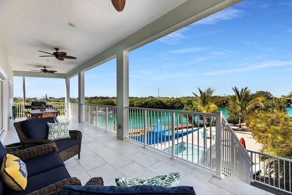 Terrace/patio - Brand New 5 bed/6bth Pool home w-115ft of dockage - available with 2 more homes (Marathon)