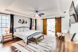 4 bedrooms, iron/ironing board, WiFi, bed sheets - Pool Family House (DESOTO)