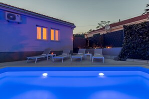 Piscina a l'aire lliure i piscina climatitzada