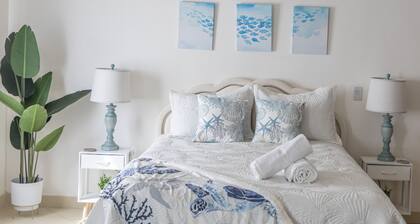 Steps to Maho Beach and Mullet Bay. Lively Neighborhood